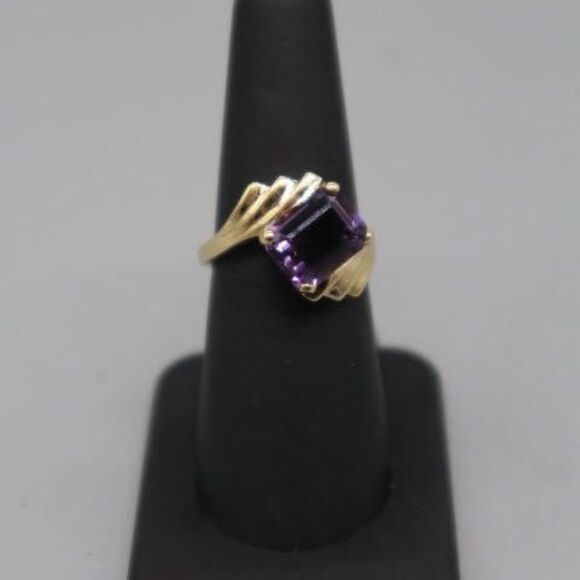 AMETHYST RING S:6.5 14KY 5.2G (155518-3)
